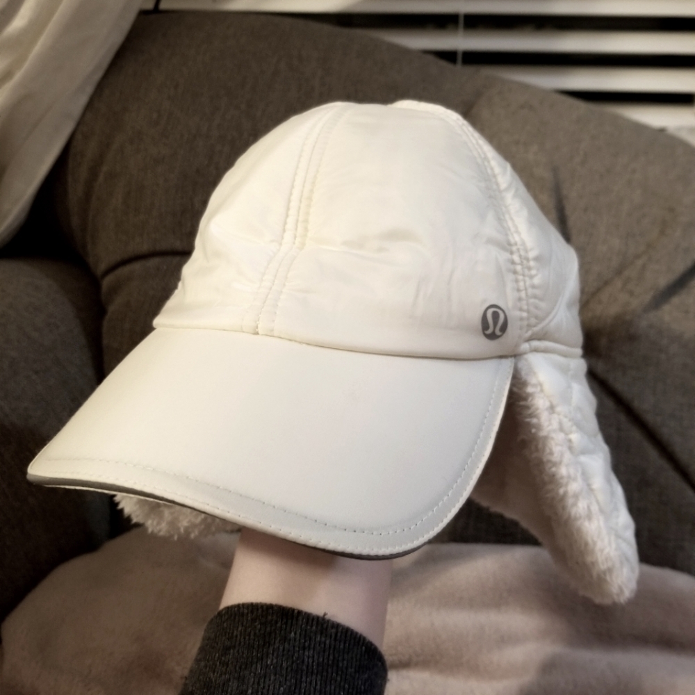 Lululemon youth winter hat